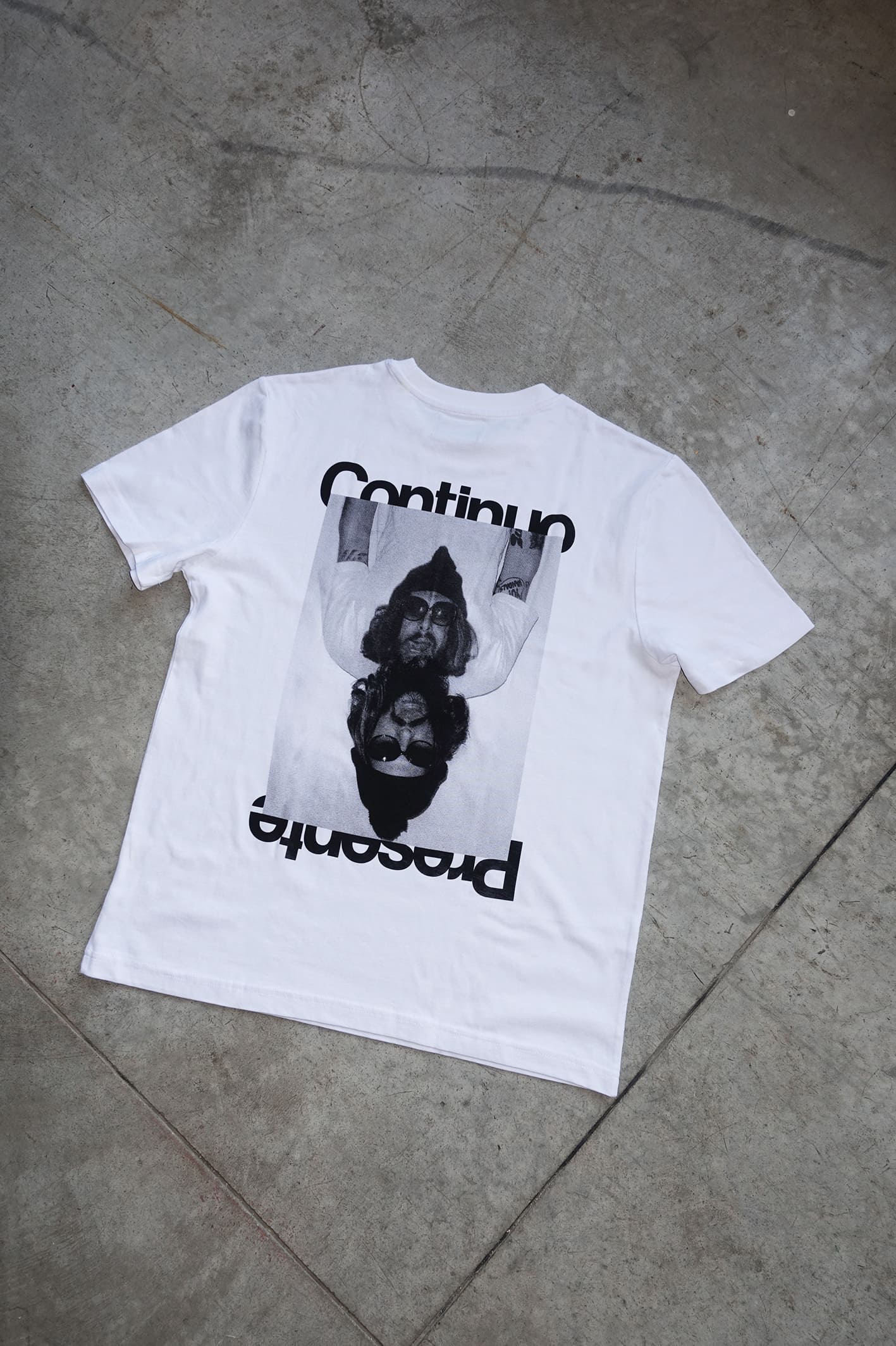 Presente Continuo / UPSIDE-DOWN tee (limited edition)
